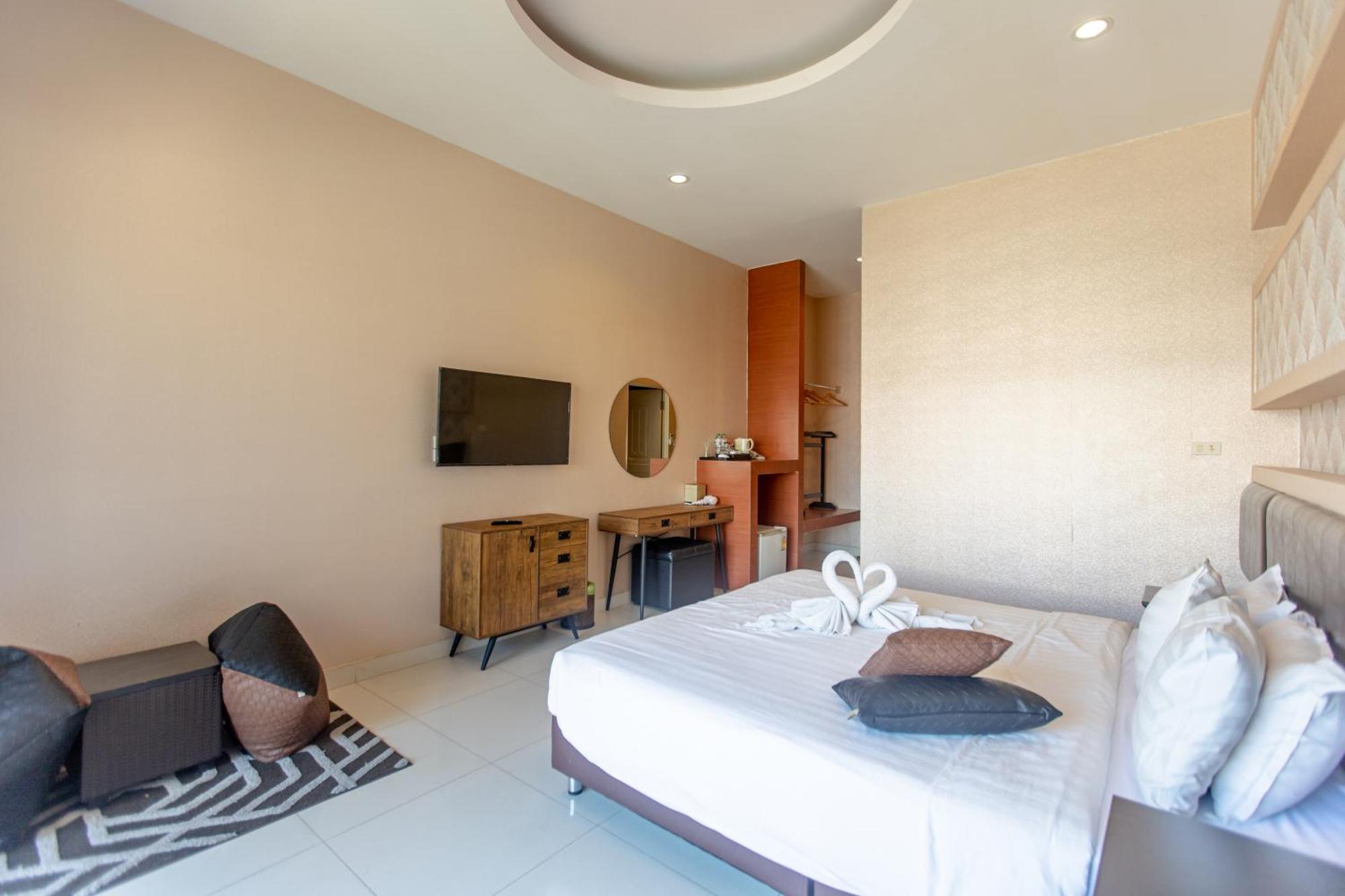 Sun Sky Resort Near Beach Jomtien Beach Exterior foto