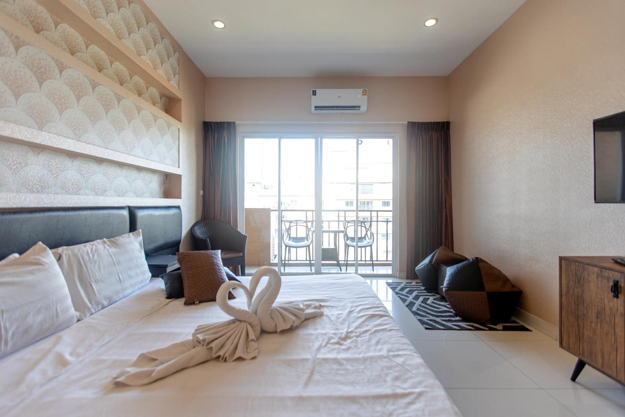 Sun Sky Resort Near Beach Jomtien Beach Exterior foto